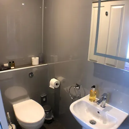 Pensionat Tarn Hows 4*